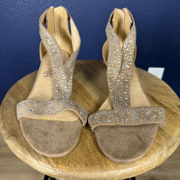 Cloudwalkers NWOT “Holly” Embellished Tan Wedge Sandals, Size 10 WIDE - Picture 5 of 7